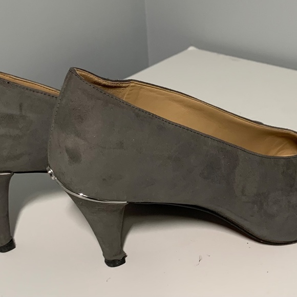 MK Women’s Mid Pump Leather - Picture 4 of 5